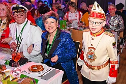 JeckUnterStrom 2025-02-05 21  Erst wir - dann Köln - Der kölsche Karneval gab sich im Kultur- und Bürgerzentrum Duisburg-Süd Steinhof Huckingen e.V. die Klinke in die Hand. Wir, mir Prinz Holger II., vertraten standesgemäß den Duisburger Karneval bei der zweiten Auflage von „Jeck unter Strom“. : DVPJ, Holger II, Kinderprinz Phil II., Prinzessin, Mia I., Prinzessin Mia I., HDK, Duisburg, Karneval, Helau, Tollität, Event, Session 2024, Session 2025, Hauptausschuss, Gemeinschaft, Hauptausschuss Karneval Duisburg, Duisburg ist echt