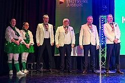 JeckUnterStrom 2025-02-05 30  Erst wir - dann Köln - Der kölsche Karneval gab sich im Kultur- und Bürgerzentrum Duisburg-Süd Steinhof Huckingen e.V. die Klinke in die Hand. Wir, mir Prinz Holger II., vertraten standesgemäß den Duisburger Karneval bei der zweiten Auflage von „Jeck unter Strom“. : DVPJ, Holger II, Kinderprinz Phil II., Prinzessin, Mia I., Prinzessin Mia I., HDK, Duisburg, Karneval, Helau, Tollität, Event, Session 2024, Session 2025, Hauptausschuss, Gemeinschaft, Hauptausschuss Karneval Duisburg, Duisburg ist echt
