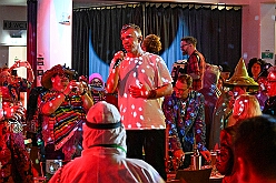 JeckUnterStrom 2025-02-05 67  Erst wir - dann Köln - Der kölsche Karneval gab sich im Kultur- und Bürgerzentrum Duisburg-Süd Steinhof Huckingen e.V. die Klinke in die Hand. Wir, mir Prinz Holger II., vertraten standesgemäß den Duisburger Karneval bei der zweiten Auflage von „Jeck unter Strom“. : DVPJ, Holger II, Kinderprinz Phil II., Prinzessin, Mia I., Prinzessin Mia I., HDK, Duisburg, Karneval, Helau, Tollität, Event, Session 2024, Session 2025, Hauptausschuss, Gemeinschaft, Hauptausschuss Karneval Duisburg, Duisburg ist echt