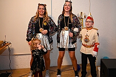 06 KindersHumorica 2025-02-09 16  Vom 7. , 8. und 9. Februar - Am Freitag kaperten wir die Bühne bei der Piratensause der Piraten des Südens. Samstag Abend zweimal Damensitzung. Zuerst bei  Prinzengarde und danach in den „Keller“ beim „Sonnigen Süden“. Später überraschten wir noch Mia Opa Joachim, dem Präääses der Stadtgarde. Sonntag Mittag dann zweimal Kinderkarneval. Zuerst die Kindersitzung beim „Sonnigen Süden“ und nach einer Gefechtspause zur Moerser  KG Humorica 69 e.V. ins „Haus Engeln“. : DVPJ, Holger II, Kinderprinz Phil II., Prinzessin, Mia I., Prinzessin Mia I., HDK, Duisburg, Karneval, Helau, Tollität, Event, Session 2024, Session 2025, Hauptausschuss, Gemeinschaft, Hauptausschuss Karneval Duisburg, Duisburg ist echt