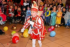 06 KindersHumorica 2025-02-09 24  Vom 7. , 8. und 9. Februar - Am Freitag kaperten wir die Bühne bei der Piratensause der Piraten des Südens. Samstag Abend zweimal Damensitzung. Zuerst bei  Prinzengarde und danach in den „Keller“ beim „Sonnigen Süden“. Später überraschten wir noch Mia Opa Joachim, dem Präääses der Stadtgarde. Sonntag Mittag dann zweimal Kinderkarneval. Zuerst die Kindersitzung beim „Sonnigen Süden“ und nach einer Gefechtspause zur Moerser  KG Humorica 69 e.V. ins „Haus Engeln“. : DVPJ, Holger II, Kinderprinz Phil II., Prinzessin, Mia I., Prinzessin Mia I., HDK, Duisburg, Karneval, Helau, Tollität, Event, Session 2024, Session 2025, Hauptausschuss, Gemeinschaft, Hauptausschuss Karneval Duisburg, Duisburg ist echt