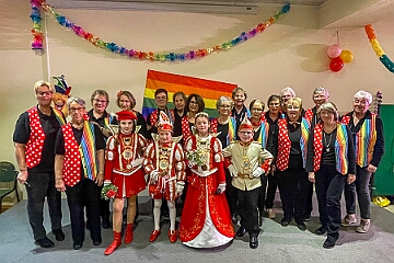 02 KFD StPeterPaul 2025-02-18 08  Zwei mal Seniorenkarneval 18. Februar  - Wir besuchen zuerst an der Wildstraße das Seniorenhaus vom Johanniter-Stift Duisburg-Neudorf. Danach fahren wir nach Duisburg-Huckingen zum karnvalistischem Nachmittag der KFD St. Peter und Paul Gemeinde.