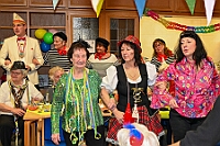 01 WoGeDu 2025-02 20 08  Tour-Tag, 20. Februar - Zum ersten mal besuchte eine Kinderprinzencrew die Karnevalsfeier der Wohnungsgenossenschaft DU Süd in Neudorf in der Andersenstraße. Von dort ging es dann zum Caritas-Altenheim St. Clemens, in Kaßlerfeld. Seniorenkarneval von der KG Königreich-Duissern. Die dritte Station war dann der Pfarrkarneval der Ev. Gemeinde am Vogelsangplatz. Zum ersten mal besuchte eine Kinderprinzencrew die Karnevalsfeier der Wohnungsgenossenschaft DU Süd in Neudorf in der Andersenstraße. Von dort ging es dann zum Caritas-Altenheim St. Clemens, in Kaßlerfeld. Seniorenkarneval von der KG Königreich-Duissern. Die dritte Station war dann der Pfarrkarneval der Ev. Gemeinde am Vogelsangplatz. : DVPJ, Holger II, Kinderprinz Phil II., Prinzessin, Mia I., Prinzessin Mia I., HDK, Duisburg, Karneval, Helau, Tollität, Event, Session 2024, Session 2025, Hauptausschuss, Gemeinschaft, Hauptausschuss Karneval Duisburg, Duisburg ist echt