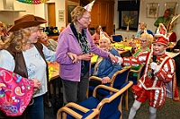 01 WoGeDu 2025-02 20 12  Tour-Tag, 20. Februar - Zum ersten mal besuchte eine Kinderprinzencrew die Karnevalsfeier der Wohnungsgenossenschaft DU Süd in Neudorf in der Andersenstraße. Von dort ging es dann zum Caritas-Altenheim St. Clemens, in Kaßlerfeld. Seniorenkarneval von der KG Königreich-Duissern. Die dritte Station war dann der Pfarrkarneval der Ev. Gemeinde am Vogelsangplatz. Zum ersten mal besuchte eine Kinderprinzencrew die Karnevalsfeier der Wohnungsgenossenschaft DU Süd in Neudorf in der Andersenstraße. Von dort ging es dann zum Caritas-Altenheim St. Clemens, in Kaßlerfeld. Seniorenkarneval von der KG Königreich-Duissern. Die dritte Station war dann der Pfarrkarneval der Ev. Gemeinde am Vogelsangplatz. : DVPJ, Holger II, Kinderprinz Phil II., Prinzessin, Mia I., Prinzessin Mia I., HDK, Duisburg, Karneval, Helau, Tollität, Event, Session 2024, Session 2025, Hauptausschuss, Gemeinschaft, Hauptausschuss Karneval Duisburg, Duisburg ist echt