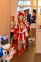 02 SeniorenStClemens 2025-02 20 02  Tour-Tag, 20. Februar - Zum ersten mal besuchte eine Kinderprinzencrew die Karnevalsfeier der Wohnungsgenossenschaft DU Süd in Neudorf in der Andersenstraße. Von dort ging es dann zum Caritas-Altenheim St. Clemens, in Kaßlerfeld. Seniorenkarneval von der KG Königreich-Duissern. Die dritte Station war dann der Pfarrkarneval der Ev. Gemeinde am Vogelsangplatz. Zum ersten mal besuchte eine Kinderprinzencrew die Karnevalsfeier der Wohnungsgenossenschaft DU Süd in Neudorf in der Andersenstraße. Von dort ging es dann zum Caritas-Altenheim St. Clemens, in Kaßlerfeld. Seniorenkarneval von der KG Königreich-Duissern. Die dritte Station war dann der Pfarrkarneval der Ev. Gemeinde am Vogelsangplatz. : DVPJ, Holger II, Kinderprinz Phil II., Prinzessin, Mia I., Prinzessin Mia I., HDK, Duisburg, Karneval, Helau, Tollität, Event, Session 2024, Session 2025, Hauptausschuss, Gemeinschaft, Hauptausschuss Karneval Duisburg, Duisburg ist echt