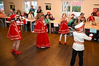 02 SeniorenStClemens 2025-02 20 12  Tour-Tag, 20. Februar - Zum ersten mal besuchte eine Kinderprinzencrew die Karnevalsfeier der Wohnungsgenossenschaft DU Süd in Neudorf in der Andersenstraße. Von dort ging es dann zum Caritas-Altenheim St. Clemens, in Kaßlerfeld. Seniorenkarneval von der KG Königreich-Duissern. Die dritte Station war dann der Pfarrkarneval der Ev. Gemeinde am Vogelsangplatz. Zum ersten mal besuchte eine Kinderprinzencrew die Karnevalsfeier der Wohnungsgenossenschaft DU Süd in Neudorf in der Andersenstraße. Von dort ging es dann zum Caritas-Altenheim St. Clemens, in Kaßlerfeld. Seniorenkarneval von der KG Königreich-Duissern. Die dritte Station war dann der Pfarrkarneval der Ev. Gemeinde am Vogelsangplatz. : DVPJ, Holger II, Kinderprinz Phil II., Prinzessin, Mia I., Prinzessin Mia I., HDK, Duisburg, Karneval, Helau, Tollität, Event, Session 2024, Session 2025, Hauptausschuss, Gemeinschaft, Hauptausschuss Karneval Duisburg, Duisburg ist echt