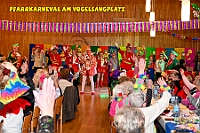 03 PfarrkVogelsng 2025-02 20 01  Tour-Tag, 20. Februar - Zum ersten mal besuchte eine Kinderprinzencrew die Karnevalsfeier der Wohnungsgenossenschaft DU Süd in Neudorf in der Andersenstraße. Von dort ging es dann zum Caritas-Altenheim St. Clemens, in Kaßlerfeld. Seniorenkarneval von der KG Königreich-Duissern. Die dritte Station war dann der Pfarrkarneval der Ev. Gemeinde am Vogelsangplatz. Zum ersten mal besuchte eine Kinderprinzencrew die Karnevalsfeier der Wohnungsgenossenschaft DU Süd in Neudorf in der Andersenstraße. Von dort ging es dann zum Caritas-Altenheim St. Clemens, in Kaßlerfeld. Seniorenkarneval von der KG Königreich-Duissern. Die dritte Station war dann der Pfarrkarneval der Ev. Gemeinde am Vogelsangplatz. : DVPJ, Holger II, Kinderprinz Phil II., Prinzessin, Mia I., Prinzessin Mia I., HDK, Duisburg, Karneval, Helau, Tollität, Event, Session 2024, Session 2025, Hauptausschuss, Gemeinschaft, Hauptausschuss Karneval Duisburg, Duisburg ist echt