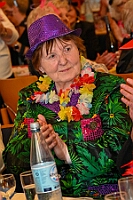 03 PfarrkVogelsng 2025-02 20 16  Tour-Tag, 20. Februar - Zum ersten mal besuchte eine Kinderprinzencrew die Karnevalsfeier der Wohnungsgenossenschaft DU Süd in Neudorf in der Andersenstraße. Von dort ging es dann zum Caritas-Altenheim St. Clemens, in Kaßlerfeld. Seniorenkarneval von der KG Königreich-Duissern. Die dritte Station war dann der Pfarrkarneval der Ev. Gemeinde am Vogelsangplatz. Zum ersten mal besuchte eine Kinderprinzencrew die Karnevalsfeier der Wohnungsgenossenschaft DU Süd in Neudorf in der Andersenstraße. Von dort ging es dann zum Caritas-Altenheim St. Clemens, in Kaßlerfeld. Seniorenkarneval von der KG Königreich-Duissern. Die dritte Station war dann der Pfarrkarneval der Ev. Gemeinde am Vogelsangplatz. : DVPJ, Holger II, Kinderprinz Phil II., Prinzessin, Mia I., Prinzessin Mia I., HDK, Duisburg, Karneval, Helau, Tollität, Event, Session 2024, Session 2025, Hauptausschuss, Gemeinschaft, Hauptausschuss Karneval Duisburg, Duisburg ist echt