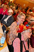 03 PfarrkVogelsng 2025-02 20 19  Tour-Tag, 20. Februar - Zum ersten mal besuchte eine Kinderprinzencrew die Karnevalsfeier der Wohnungsgenossenschaft DU Süd in Neudorf in der Andersenstraße. Von dort ging es dann zum Caritas-Altenheim St. Clemens, in Kaßlerfeld. Seniorenkarneval von der KG Königreich-Duissern. Die dritte Station war dann der Pfarrkarneval der Ev. Gemeinde am Vogelsangplatz. Zum ersten mal besuchte eine Kinderprinzencrew die Karnevalsfeier der Wohnungsgenossenschaft DU Süd in Neudorf in der Andersenstraße. Von dort ging es dann zum Caritas-Altenheim St. Clemens, in Kaßlerfeld. Seniorenkarneval von der KG Königreich-Duissern. Die dritte Station war dann der Pfarrkarneval der Ev. Gemeinde am Vogelsangplatz. : DVPJ, Holger II, Kinderprinz Phil II., Prinzessin, Mia I., Prinzessin Mia I., HDK, Duisburg, Karneval, Helau, Tollität, Event, Session 2024, Session 2025, Hauptausschuss, Gemeinschaft, Hauptausschuss Karneval Duisburg, Duisburg ist echt
