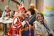 02 SeniorenkHEDWIG 2025-02-22 11  Samstag-Tour, 22. Februar - „Helau im Forum Mülheim – es wird bunt!“ hieß es am Samstag Vormittag bei Kinderkarnevalsfest im FORUM in Mülheim. Danach ging es zum Seniorenkarneval im „HEWAG Seniorenstift“ an der Karl-Lehr-Straße, Gastgeber die Stadtgarde Rot-Weiss. Danach wurde es sportlich. Wir waren Gäste beim Spiel der Handballherrn II des OSC an der Krefelderstraße. Der OSC gewann mit 39:23. Dann wurde es festlich, „Bürger-Gala“ der Bürgergarde Duisburg, Premiere im WYNDHAM Hotel Duisburger Hof. Danach zum Heimspiel für Prinz und Hofmarschall. Kostümfest der KG Königreich Duissern. Wir wurden dort umjubelnt empfangen. : DVPJ, Holger II, Kinderprinz Phil II., Prinzessin, Mia I., Prinzessin Mia I., HDK, Duisburg, Karneval, Helau, Tollität, Event, Session 2024, Session 2025, Hauptausschuss, Gemeinschaft, Hauptausschuss Karneval Duisburg, Duisburg ist echt