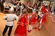 02 SeniorenkHEDWIG 2025-02-22 21  Samstag-Tour, 22. Februar - „Helau im Forum Mülheim – es wird bunt!“ hieß es am Samstag Vormittag bei Kinderkarnevalsfest im FORUM in Mülheim. Danach ging es zum Seniorenkarneval im „HEWAG Seniorenstift“ an der Karl-Lehr-Straße, Gastgeber die Stadtgarde Rot-Weiss. Danach wurde es sportlich. Wir waren Gäste beim Spiel der Handballherrn II des OSC an der Krefelderstraße. Der OSC gewann mit 39:23. Dann wurde es festlich, „Bürger-Gala“ der Bürgergarde Duisburg, Premiere im WYNDHAM Hotel Duisburger Hof. Danach zum Heimspiel für Prinz und Hofmarschall. Kostümfest der KG Königreich Duissern. Wir wurden dort umjubelnt empfangen. : DVPJ, Holger II, Kinderprinz Phil II., Prinzessin, Mia I., Prinzessin Mia I., HDK, Duisburg, Karneval, Helau, Tollität, Event, Session 2024, Session 2025, Hauptausschuss, Gemeinschaft, Hauptausschuss Karneval Duisburg, Duisburg ist echt
