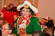 04 BuergerGala 2025-02-22 03  Samstag-Tour, 22. Februar - „Helau im Forum Mülheim – es wird bunt!“ hieß es am Samstag Vormittag bei Kinderkarnevalsfest im FORUM in Mülheim. Danach ging es zum Seniorenkarneval im „HEWAG Seniorenstift“ an der Karl-Lehr-Straße, Gastgeber die Stadtgarde Rot-Weiss. Danach wurde es sportlich. Wir waren Gäste beim Spiel der Handballherrn II des OSC an der Krefelderstraße. Der OSC gewann mit 39:23. Dann wurde es festlich, „Bürger-Gala“ der Bürgergarde Duisburg, Premiere im WYNDHAM Hotel Duisburger Hof. Danach zum Heimspiel für Prinz und Hofmarschall. Kostümfest der KG Königreich Duissern. Wir wurden dort umjubelnt empfangen. : DVPJ, Holger II, Kinderprinz Phil II., Prinzessin, Mia I., Prinzessin Mia I., HDK, Duisburg, Karneval, Helau, Tollität, Event, Session 2024, Session 2025, Hauptausschuss, Gemeinschaft, Hauptausschuss Karneval Duisburg, Duisburg ist echt