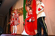 04 BuergerGala 2025-02-22 13  Samstag-Tour, 22. Februar - „Helau im Forum Mülheim – es wird bunt!“ hieß es am Samstag Vormittag bei Kinderkarnevalsfest im FORUM in Mülheim. Danach ging es zum Seniorenkarneval im „HEWAG Seniorenstift“ an der Karl-Lehr-Straße, Gastgeber die Stadtgarde Rot-Weiss. Danach wurde es sportlich. Wir waren Gäste beim Spiel der Handballherrn II des OSC an der Krefelderstraße. Der OSC gewann mit 39:23. Dann wurde es festlich, „Bürger-Gala“ der Bürgergarde Duisburg, Premiere im WYNDHAM Hotel Duisburger Hof. Danach zum Heimspiel für Prinz und Hofmarschall. Kostümfest der KG Königreich Duissern. Wir wurden dort umjubelnt empfangen. : DVPJ, Holger II, Kinderprinz Phil II., Prinzessin, Mia I., Prinzessin Mia I., HDK, Duisburg, Karneval, Helau, Tollität, Event, Session 2024, Session 2025, Hauptausschuss, Gemeinschaft, Hauptausschuss Karneval Duisburg, Duisburg ist echt