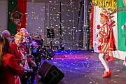 04 BuergerGala 2025-02-22 18  Samstag-Tour, 22. Februar - „Helau im Forum Mülheim – es wird bunt!“ hieß es am Samstag Vormittag bei Kinderkarnevalsfest im FORUM in Mülheim. Danach ging es zum Seniorenkarneval im „HEWAG Seniorenstift“ an der Karl-Lehr-Straße, Gastgeber die Stadtgarde Rot-Weiss. Danach wurde es sportlich. Wir waren Gäste beim Spiel der Handballherrn II des OSC an der Krefelderstraße. Der OSC gewann mit 39:23. Dann wurde es festlich, „Bürger-Gala“ der Bürgergarde Duisburg, Premiere im WYNDHAM Hotel Duisburger Hof. Danach zum Heimspiel für Prinz und Hofmarschall. Kostümfest der KG Königreich Duissern. Wir wurden dort umjubelnt empfangen. : DVPJ, Holger II, Kinderprinz Phil II., Prinzessin, Mia I., Prinzessin Mia I., HDK, Duisburg, Karneval, Helau, Tollität, Event, Session 2024, Session 2025, Hauptausschuss, Gemeinschaft, Hauptausschuss Karneval Duisburg, Duisburg ist echt