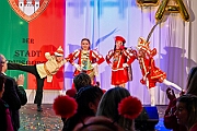 04 BuergerGala 2025-02-22 23  Samstag-Tour, 22. Februar - „Helau im Forum Mülheim – es wird bunt!“ hieß es am Samstag Vormittag bei Kinderkarnevalsfest im FORUM in Mülheim. Danach ging es zum Seniorenkarneval im „HEWAG Seniorenstift“ an der Karl-Lehr-Straße, Gastgeber die Stadtgarde Rot-Weiss. Danach wurde es sportlich. Wir waren Gäste beim Spiel der Handballherrn II des OSC an der Krefelderstraße. Der OSC gewann mit 39:23. Dann wurde es festlich, „Bürger-Gala“ der Bürgergarde Duisburg, Premiere im WYNDHAM Hotel Duisburger Hof. Danach zum Heimspiel für Prinz und Hofmarschall. Kostümfest der KG Königreich Duissern. Wir wurden dort umjubelnt empfangen. : DVPJ, Holger II, Kinderprinz Phil II., Prinzessin, Mia I., Prinzessin Mia I., HDK, Duisburg, Karneval, Helau, Tollität, Event, Session 2024, Session 2025, Hauptausschuss, Gemeinschaft, Hauptausschuss Karneval Duisburg, Duisburg ist echt