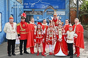 01 ZooDuisburg 2025-02-25 29  Zoo und WDR - Der Besuch vom Duisburger Zoo ist für uns schon ein muss. Seit Jahren ziert schon ein Zootier den Kinderprinzen-Pin, wie auch den Orden. In diesem Jahr ist es ja der Seehund. Es gab aber noch Koala und Delphin zu sehen. Und danach besuchten wir den WDR in Duisburg in der Lokalzeit Redaktion und dem Studio im Innenhafen. : DVPJ, Holger II, Kinderprinz Phil II., Prinzessin, Mia I., Prinzessin Mia I., HDK, Duisburg, Karneval, Helau, Tollität, Event, Session 2024, Session 2025, Hauptausschuss, Gemeinschaft, Hauptausschuss Karneval Duisburg, Duisburg ist echt