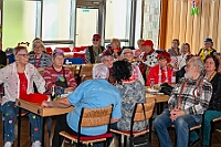 01 BuergEmpfRheinh 2025-02-29 05  Der Mittwoch vor Altweiber - Um 11.11Uhr starten wir an diesem Tag in Rheinhausen in der Erlöserkirche. Darin Finder der traditionelle Bügermeisterempfang Rheinhausens statt. Nicht weil unser Bus zum TÜV muss, nein wir fahren nach Neumühl zur DEKRA zum Prinzenwiegen. Prinz Holger II. und wir werden gegen Kartons voller Wurfmaterial aufgewogen. Abends dann noch mal in das IntercityHotel zum Prinzenempfang der Roten Funken, Tradition halt am Vorabend zu Altweiber. : DVPJ, Holger II, Kinderprinz Phil II., Prinzessin, Mia I., Prinzessin Mia I., HDK, Duisburg, Karneval, Helau, Tollität, Event, Session 2024, Session 2025, Hauptausschuss, Gemeinschaft, Hauptausschuss Karneval Duisburg, Duisburg ist echt