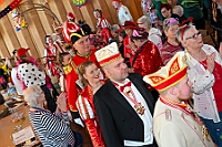 01 BuergEmpfRheinh 2025-02-29 07  Der Mittwoch vor Altweiber - Um 11.11Uhr starten wir an diesem Tag in Rheinhausen in der Erlöserkirche. Darin Finder der traditionelle Bügermeisterempfang Rheinhausens statt. Nicht weil unser Bus zum TÜV muss, nein wir fahren nach Neumühl zur DEKRA zum Prinzenwiegen. Prinz Holger II. und wir werden gegen Kartons voller Wurfmaterial aufgewogen. Abends dann noch mal in das IntercityHotel zum Prinzenempfang der Roten Funken, Tradition halt am Vorabend zu Altweiber. : DVPJ, Holger II, Kinderprinz Phil II., Prinzessin, Mia I., Prinzessin Mia I., HDK, Duisburg, Karneval, Helau, Tollität, Event, Session 2024, Session 2025, Hauptausschuss, Gemeinschaft, Hauptausschuss Karneval Duisburg, Duisburg ist echt