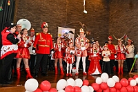 01 BuergEmpfRheinh 2025-02-29 09  Der Mittwoch vor Altweiber - Um 11.11Uhr starten wir an diesem Tag in Rheinhausen in der Erlöserkirche. Darin Finder der traditionelle Bügermeisterempfang Rheinhausens statt. Nicht weil unser Bus zum TÜV muss, nein wir fahren nach Neumühl zur DEKRA zum Prinzenwiegen. Prinz Holger II. und wir werden gegen Kartons voller Wurfmaterial aufgewogen. Abends dann noch mal in das IntercityHotel zum Prinzenempfang der Roten Funken, Tradition halt am Vorabend zu Altweiber. : DVPJ, Holger II, Kinderprinz Phil II., Prinzessin, Mia I., Prinzessin Mia I., HDK, Duisburg, Karneval, Helau, Tollität, Event, Session 2024, Session 2025, Hauptausschuss, Gemeinschaft, Hauptausschuss Karneval Duisburg, Duisburg ist echt