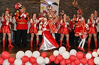 01 BuergEmpfRheinh 2025-02-29 15  Der Mittwoch vor Altweiber - Um 11.11Uhr starten wir an diesem Tag in Rheinhausen in der Erlöserkirche. Darin Finder der traditionelle Bügermeisterempfang Rheinhausens statt. Nicht weil unser Bus zum TÜV muss, nein wir fahren nach Neumühl zur DEKRA zum Prinzenwiegen. Prinz Holger II. und wir werden gegen Kartons voller Wurfmaterial aufgewogen. Abends dann noch mal in das IntercityHotel zum Prinzenempfang der Roten Funken, Tradition halt am Vorabend zu Altweiber. : DVPJ, Holger II, Kinderprinz Phil II., Prinzessin, Mia I., Prinzessin Mia I., HDK, Duisburg, Karneval, Helau, Tollität, Event, Session 2024, Session 2025, Hauptausschuss, Gemeinschaft, Hauptausschuss Karneval Duisburg, Duisburg ist echt