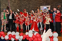 01 BuergEmpfRheinh 2025-02-29 18  Der Mittwoch vor Altweiber - Um 11.11Uhr starten wir an diesem Tag in Rheinhausen in der Erlöserkirche. Darin Finder der traditionelle Bügermeisterempfang Rheinhausens statt. Nicht weil unser Bus zum TÜV muss, nein wir fahren nach Neumühl zur DEKRA zum Prinzenwiegen. Prinz Holger II. und wir werden gegen Kartons voller Wurfmaterial aufgewogen. Abends dann noch mal in das IntercityHotel zum Prinzenempfang der Roten Funken, Tradition halt am Vorabend zu Altweiber. : DVPJ, Holger II, Kinderprinz Phil II., Prinzessin, Mia I., Prinzessin Mia I., HDK, Duisburg, Karneval, Helau, Tollität, Event, Session 2024, Session 2025, Hauptausschuss, Gemeinschaft, Hauptausschuss Karneval Duisburg, Duisburg ist echt