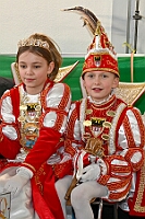 01 DEKRA PriWieg 2025-02-29 06  Der Mittwoch vor Altweiber - Um 11.11Uhr starten wir an diesem Tag in Rheinhausen in der Erlöserkirche. Darin Finder der traditionelle Bügermeisterempfang Rheinhausens statt. Nicht weil unser Bus zum TÜV muss, nein wir fahren nach Neumühl zur DEKRA zum Prinzenwiegen. Prinz Holger II. und wir werden gegen Kartons voller Wurfmaterial aufgewogen. Abends dann noch mal in das IntercityHotel zum Prinzenempfang der Roten Funken, Tradition halt am Vorabend zu Altweiber. : DVPJ, Holger II, Kinderprinz Phil II., Prinzessin, Mia I., Prinzessin Mia I., HDK, Duisburg, Karneval, Helau, Tollität, Event, Session 2024, Session 2025, Hauptausschuss, Gemeinschaft, Hauptausschuss Karneval Duisburg, Duisburg ist echt