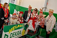 01 DEKRA PriWieg 2025-02-29 08  Der Mittwoch vor Altweiber - Um 11.11Uhr starten wir an diesem Tag in Rheinhausen in der Erlöserkirche. Darin Finder der traditionelle Bügermeisterempfang Rheinhausens statt. Nicht weil unser Bus zum TÜV muss, nein wir fahren nach Neumühl zur DEKRA zum Prinzenwiegen. Prinz Holger II. und wir werden gegen Kartons voller Wurfmaterial aufgewogen. Abends dann noch mal in das IntercityHotel zum Prinzenempfang der Roten Funken, Tradition halt am Vorabend zu Altweiber. : DVPJ, Holger II, Kinderprinz Phil II., Prinzessin, Mia I., Prinzessin Mia I., HDK, Duisburg, Karneval, Helau, Tollität, Event, Session 2024, Session 2025, Hauptausschuss, Gemeinschaft, Hauptausschuss Karneval Duisburg, Duisburg ist echt