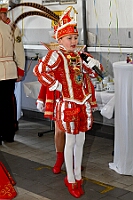 01 DEKRA PriWieg 2025-02-29 21  Der Mittwoch vor Altweiber - Um 11.11Uhr starten wir an diesem Tag in Rheinhausen in der Erlöserkirche. Darin Finder der traditionelle Bügermeisterempfang Rheinhausens statt. Nicht weil unser Bus zum TÜV muss, nein wir fahren nach Neumühl zur DEKRA zum Prinzenwiegen. Prinz Holger II. und wir werden gegen Kartons voller Wurfmaterial aufgewogen. Abends dann noch mal in das IntercityHotel zum Prinzenempfang der Roten Funken, Tradition halt am Vorabend zu Altweiber. : DVPJ, Holger II, Kinderprinz Phil II., Prinzessin, Mia I., Prinzessin Mia I., HDK, Duisburg, Karneval, Helau, Tollität, Event, Session 2024, Session 2025, Hauptausschuss, Gemeinschaft, Hauptausschuss Karneval Duisburg, Duisburg ist echt