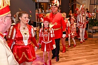 03 PriEmpfRoteFunken 2025-02-29  (1)  Der Mittwoch vor Altweiber - Um 11.11Uhr starten wir an diesem Tag in Rheinhausen in der Erlöserkirche. Darin Finder der traditionelle Bügermeisterempfang Rheinhausens statt. Nicht weil unser Bus zum TÜV muss, nein wir fahren nach Neumühl zur DEKRA zum Prinzenwiegen. Prinz Holger II. und wir werden gegen Kartons voller Wurfmaterial aufgewogen. Abends dann noch mal in das IntercityHotel zum Prinzenempfang der Roten Funken, Tradition halt am Vorabend zu Altweiber. : DVPJ, Holger II, Kinderprinz Phil II., Prinzessin, Mia I., Prinzessin Mia I., HDK, Duisburg, Karneval, Helau, Tollität, Event, Session 2024, Session 2025, Hauptausschuss, Gemeinschaft, Hauptausschuss Karneval Duisburg, Duisburg ist echt