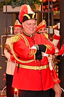 03 PriEmpfRoteFunken 2025-02-29  (30)  Der Mittwoch vor Altweiber - Um 11.11Uhr starten wir an diesem Tag in Rheinhausen in der Erlöserkirche. Darin Finder der traditionelle Bügermeisterempfang Rheinhausens statt. Nicht weil unser Bus zum TÜV muss, nein wir fahren nach Neumühl zur DEKRA zum Prinzenwiegen. Prinz Holger II. und wir werden gegen Kartons voller Wurfmaterial aufgewogen. Abends dann noch mal in das IntercityHotel zum Prinzenempfang der Roten Funken, Tradition halt am Vorabend zu Altweiber. : DVPJ, Holger II, Kinderprinz Phil II., Prinzessin, Mia I., Prinzessin Mia I., HDK, Duisburg, Karneval, Helau, Tollität, Event, Session 2024, Session 2025, Hauptausschuss, Gemeinschaft, Hauptausschuss Karneval Duisburg, Duisburg ist echt