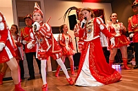 03 PriEmpfRoteFunken 2025-02-29  (7)  Der Mittwoch vor Altweiber - Um 11.11Uhr starten wir an diesem Tag in Rheinhausen in der Erlöserkirche. Darin Finder der traditionelle Bügermeisterempfang Rheinhausens statt. Nicht weil unser Bus zum TÜV muss, nein wir fahren nach Neumühl zur DEKRA zum Prinzenwiegen. Prinz Holger II. und wir werden gegen Kartons voller Wurfmaterial aufgewogen. Abends dann noch mal in das IntercityHotel zum Prinzenempfang der Roten Funken, Tradition halt am Vorabend zu Altweiber. : DVPJ, Holger II, Kinderprinz Phil II., Prinzessin, Mia I., Prinzessin Mia I., HDK, Duisburg, Karneval, Helau, Tollität, Event, Session 2024, Session 2025, Hauptausschuss, Gemeinschaft, Hauptausschuss Karneval Duisburg, Duisburg ist echt