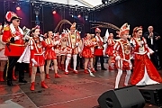 01 HDK Festzelt 2025-02-27 08  Weiberfastnacht 2025 - ein Ausschnitt - Es beginnt mit dem Rathaussturm im Festzelt des HDK auf dem Festplatz „Am Güterbahnhof“. Pure Party-Stimmung im vollen Zelt um 11:11 Uhr. Der Tag ist voller Termine, einer davon ist am späten Nachmittag bei der 1. KG Baerl, bei „Freya“, mit der deren Altweiber-Party. Diese gibt es dann auch zwei Termin weiter, der letzte Termin dann im Süden bei der KG Alle Mann an Bord den „Blauen Jungs“. Auch hier wie überall an diesem Tag ein volles Haus. : DVPJ, Holger II, Kinderprinz Phil II., Prinzessin, Mia I., Prinzessin Mia I., HDK, Duisburg, Karneval, Helau, Tollität, Event, Session 2024, Session 2025, Hauptausschuss, Gemeinschaft, Hauptausschuss Karneval Duisburg, Duisburg ist echt