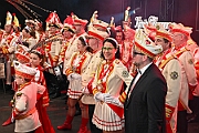 01 HDK Festzelt 2025-02-27 20  Weiberfastnacht 2025 - ein Ausschnitt - Es beginnt mit dem Rathaussturm im Festzelt des HDK auf dem Festplatz „Am Güterbahnhof“. Pure Party-Stimmung im vollen Zelt um 11:11 Uhr. Der Tag ist voller Termine, einer davon ist am späten Nachmittag bei der 1. KG Baerl, bei „Freya“, mit der deren Altweiber-Party. Diese gibt es dann auch zwei Termin weiter, der letzte Termin dann im Süden bei der KG Alle Mann an Bord den „Blauen Jungs“. Auch hier wie überall an diesem Tag ein volles Haus. : DVPJ, Holger II, Kinderprinz Phil II., Prinzessin, Mia I., Prinzessin Mia I., HDK, Duisburg, Karneval, Helau, Tollität, Event, Session 2024, Session 2025, Hauptausschuss, Gemeinschaft, Hauptausschuss Karneval Duisburg, Duisburg ist echt