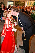 02 KGBaerlAltweiberp 2025-02-27 22  Weiberfastnacht 2025 - ein Ausschnitt - Es beginnt mit dem Rathaussturm im Festzelt des HDK auf dem Festplatz „Am Güterbahnhof“. Pure Party-Stimmung im vollen Zelt um 11:11 Uhr. Der Tag ist voller Termine, einer davon ist am späten Nachmittag bei der 1. KG Baerl, bei „Freya“, mit der deren Altweiber-Party. Diese gibt es dann auch zwei Termin weiter, der letzte Termin dann im Süden bei der KG Alle Mann an Bord den „Blauen Jungs“. Auch hier wie überall an diesem Tag ein volles Haus. : DVPJ, Holger II, Kinderprinz Phil II., Prinzessin, Mia I., Prinzessin Mia I., HDK, Duisburg, Karneval, Helau, Tollität, Event, Session 2024, Session 2025, Hauptausschuss, Gemeinschaft, Hauptausschuss Karneval Duisburg, Duisburg ist echt