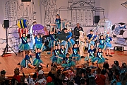 03 AMaB Altweibpa 2025-02-27 07  Weiberfastnacht 2025 - ein Ausschnitt - Es beginnt mit dem Rathaussturm im Festzelt des HDK auf dem Festplatz „Am Güterbahnhof“. Pure Party-Stimmung im vollen Zelt um 11:11 Uhr. Der Tag ist voller Termine, einer davon ist am späten Nachmittag bei der 1. KG Baerl, bei „Freya“, mit der deren Altweiber-Party. Diese gibt es dann auch zwei Termin weiter, der letzte Termin dann im Süden bei der KG Alle Mann an Bord den „Blauen Jungs“. Auch hier wie überall an diesem Tag ein volles Haus. : DVPJ, Holger II, Kinderprinz Phil II., Prinzessin, Mia I., Prinzessin Mia I., HDK, Duisburg, Karneval, Helau, Tollität, Event, Session 2024, Session 2025, Hauptausschuss, Gemeinschaft, Hauptausschuss Karneval Duisburg, Duisburg ist echt