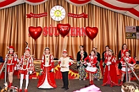 01 KinderKar Serm 2025-02-28 05  Karnevals Freitag Tour - Auf nach Serm. Dort im Festzelt findet wie in jedem Jahr der Kinderkarneval statt. Abends geht es dann nach Laar zur dortigen KG Rot-Gold. In der Mehrzweckhalle feiern die Jecken auf der Karnevalsparty. Eine kleine Karnevalsfeier erwartet uns dann danach in Wanheimerort. Der Spielmannszug der Prinzengarde feiert dort mit Freunden. : DVPJ, Holger II, Kinderprinz Phil II., Prinzessin, Mia I., Prinzessin Mia I., HDK, Duisburg, Karneval, Helau, Tollität, Event, Session 2024, Session 2025, Hauptausschuss, Gemeinschaft, Hauptausschuss Karneval Duisburg, Duisburg ist echt