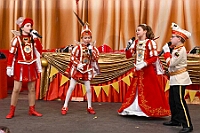 01 KinderKar Serm 2025-02-28 09  Karnevals Freitag Tour - Auf nach Serm. Dort im Festzelt findet wie in jedem Jahr der Kinderkarneval statt. Abends geht es dann nach Laar zur dortigen KG Rot-Gold. In der Mehrzweckhalle feiern die Jecken auf der Karnevalsparty. Eine kleine Karnevalsfeier erwartet uns dann danach in Wanheimerort. Der Spielmannszug der Prinzengarde feiert dort mit Freunden. : DVPJ, Holger II, Kinderprinz Phil II., Prinzessin, Mia I., Prinzessin Mia I., HDK, Duisburg, Karneval, Helau, Tollität, Event, Session 2024, Session 2025, Hauptausschuss, Gemeinschaft, Hauptausschuss Karneval Duisburg, Duisburg ist echt