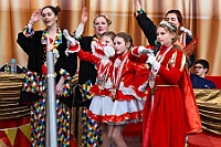 01 KinderKar Serm 2025-02-28 20  Karnevals Freitag Tour - Auf nach Serm. Dort im Festzelt findet wie in jedem Jahr der Kinderkarneval statt. Abends geht es dann nach Laar zur dortigen KG Rot-Gold. In der Mehrzweckhalle feiern die Jecken auf der Karnevalsparty. Eine kleine Karnevalsfeier erwartet uns dann danach in Wanheimerort. Der Spielmannszug der Prinzengarde feiert dort mit Freunden. : DVPJ, Holger II, Kinderprinz Phil II., Prinzessin, Mia I., Prinzessin Mia I., HDK, Duisburg, Karneval, Helau, Tollität, Event, Session 2024, Session 2025, Hauptausschuss, Gemeinschaft, Hauptausschuss Karneval Duisburg, Duisburg ist echt