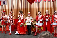 01 KinderKar Serm 2025-02-28 21  Karnevals Freitag Tour - Auf nach Serm. Dort im Festzelt findet wie in jedem Jahr der Kinderkarneval statt. Abends geht es dann nach Laar zur dortigen KG Rot-Gold. In der Mehrzweckhalle feiern die Jecken auf der Karnevalsparty. Eine kleine Karnevalsfeier erwartet uns dann danach in Wanheimerort. Der Spielmannszug der Prinzengarde feiert dort mit Freunden. : DVPJ, Holger II, Kinderprinz Phil II., Prinzessin, Mia I., Prinzessin Mia I., HDK, Duisburg, Karneval, Helau, Tollität, Event, Session 2024, Session 2025, Hauptausschuss, Gemeinschaft, Hauptausschuss Karneval Duisburg, Duisburg ist echt