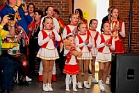 02 KarnevParty RGLAAR 2025-02-28 10  Karnevals Freitag Tour - Auf nach Serm. Dort im Festzelt findet wie in jedem Jahr der Kinderkarneval statt. Abends geht es dann nach Laar zur dortigen KG Rot-Gold. In der Mehrzweckhalle feiern die Jecken auf der Karnevalsparty. Eine kleine Karnevalsfeier erwartet uns dann danach in Wanheimerort. Der Spielmannszug der Prinzengarde feiert dort mit Freunden. : DVPJ, Holger II, Kinderprinz Phil II., Prinzessin, Mia I., Prinzessin Mia I., HDK, Duisburg, Karneval, Helau, Tollität, Event, Session 2024, Session 2025, Hauptausschuss, Gemeinschaft, Hauptausschuss Karneval Duisburg, Duisburg ist echt