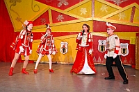 02 KarnevParty RGLAAR 2025-02-28 11  Karnevals Freitag Tour - Auf nach Serm. Dort im Festzelt findet wie in jedem Jahr der Kinderkarneval statt. Abends geht es dann nach Laar zur dortigen KG Rot-Gold. In der Mehrzweckhalle feiern die Jecken auf der Karnevalsparty. Eine kleine Karnevalsfeier erwartet uns dann danach in Wanheimerort. Der Spielmannszug der Prinzengarde feiert dort mit Freunden. : DVPJ, Holger II, Kinderprinz Phil II., Prinzessin, Mia I., Prinzessin Mia I., HDK, Duisburg, Karneval, Helau, Tollität, Event, Session 2024, Session 2025, Hauptausschuss, Gemeinschaft, Hauptausschuss Karneval Duisburg, Duisburg ist echt