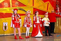 02 KarnevParty RGLAAR 2025-02-28 28  Karnevals Freitag Tour - Auf nach Serm. Dort im Festzelt findet wie in jedem Jahr der Kinderkarneval statt. Abends geht es dann nach Laar zur dortigen KG Rot-Gold. In der Mehrzweckhalle feiern die Jecken auf der Karnevalsparty. Eine kleine Karnevalsfeier erwartet uns dann danach in Wanheimerort. Der Spielmannszug der Prinzengarde feiert dort mit Freunden. : DVPJ, Holger II, Kinderprinz Phil II., Prinzessin, Mia I., Prinzessin Mia I., HDK, Duisburg, Karneval, Helau, Tollität, Event, Session 2024, Session 2025, Hauptausschuss, Gemeinschaft, Hauptausschuss Karneval Duisburg, Duisburg ist echt