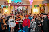 03 KarnevFeier SZWanheimerort 2025-02-28 01  Karnevals Freitag Tour - Auf nach Serm. Dort im Festzelt findet wie in jedem Jahr der Kinderkarneval statt. Abends geht es dann nach Laar zur dortigen KG Rot-Gold. In der Mehrzweckhalle feiern die Jecken auf der Karnevalsparty. Eine kleine Karnevalsfeier erwartet uns dann danach in Wanheimerort. Der Spielmannszug der Prinzengarde feiert dort mit Freunden. : DVPJ, Holger II, Kinderprinz Phil II., Prinzessin, Mia I., Prinzessin Mia I., HDK, Duisburg, Karneval, Helau, Tollität, Event, Session 2024, Session 2025, Hauptausschuss, Gemeinschaft, Hauptausschuss Karneval Duisburg, Duisburg ist echt