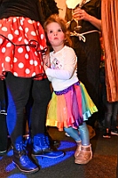 03 KarnevFeier SZWanheimerort 2025-02-28 05  Karnevals Freitag Tour - Auf nach Serm. Dort im Festzelt findet wie in jedem Jahr der Kinderkarneval statt. Abends geht es dann nach Laar zur dortigen KG Rot-Gold. In der Mehrzweckhalle feiern die Jecken auf der Karnevalsparty. Eine kleine Karnevalsfeier erwartet uns dann danach in Wanheimerort. Der Spielmannszug der Prinzengarde feiert dort mit Freunden. : DVPJ, Holger II, Kinderprinz Phil II., Prinzessin, Mia I., Prinzessin Mia I., HDK, Duisburg, Karneval, Helau, Tollität, Event, Session 2024, Session 2025, Hauptausschuss, Gemeinschaft, Hauptausschuss Karneval Duisburg, Duisburg ist echt