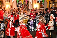 03 KarnevFeier SZWanheimerort 2025-02-28 10  Karnevals Freitag Tour - Auf nach Serm. Dort im Festzelt findet wie in jedem Jahr der Kinderkarneval statt. Abends geht es dann nach Laar zur dortigen KG Rot-Gold. In der Mehrzweckhalle feiern die Jecken auf der Karnevalsparty. Eine kleine Karnevalsfeier erwartet uns dann danach in Wanheimerort. Der Spielmannszug der Prinzengarde feiert dort mit Freunden. : DVPJ, Holger II, Kinderprinz Phil II., Prinzessin, Mia I., Prinzessin Mia I., HDK, Duisburg, Karneval, Helau, Tollität, Event, Session 2024, Session 2025, Hauptausschuss, Gemeinschaft, Hauptausschuss Karneval Duisburg, Duisburg ist echt