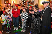 03 KarnevFeier SZWanheimerort 2025-02-28 12  Karnevals Freitag Tour - Auf nach Serm. Dort im Festzelt findet wie in jedem Jahr der Kinderkarneval statt. Abends geht es dann nach Laar zur dortigen KG Rot-Gold. In der Mehrzweckhalle feiern die Jecken auf der Karnevalsparty. Eine kleine Karnevalsfeier erwartet uns dann danach in Wanheimerort. Der Spielmannszug der Prinzengarde feiert dort mit Freunden. : DVPJ, Holger II, Kinderprinz Phil II., Prinzessin, Mia I., Prinzessin Mia I., HDK, Duisburg, Karneval, Helau, Tollität, Event, Session 2024, Session 2025, Hauptausschuss, Gemeinschaft, Hauptausschuss Karneval Duisburg, Duisburg ist echt