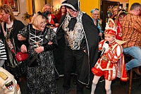 03 KarnevFeier SZWanheimerort 2025-02-28 18  Karnevals Freitag Tour - Auf nach Serm. Dort im Festzelt findet wie in jedem Jahr der Kinderkarneval statt. Abends geht es dann nach Laar zur dortigen KG Rot-Gold. In der Mehrzweckhalle feiern die Jecken auf der Karnevalsparty. Eine kleine Karnevalsfeier erwartet uns dann danach in Wanheimerort. Der Spielmannszug der Prinzengarde feiert dort mit Freunden. : DVPJ, Holger II, Kinderprinz Phil II., Prinzessin, Mia I., Prinzessin Mia I., HDK, Duisburg, Karneval, Helau, Tollität, Event, Session 2024, Session 2025, Hauptausschuss, Gemeinschaft, Hauptausschuss Karneval Duisburg, Duisburg ist echt
