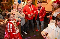 03 KarnevFeier SZWanheimerort 2025-02-28 20  Karnevals Freitag Tour - Auf nach Serm. Dort im Festzelt findet wie in jedem Jahr der Kinderkarneval statt. Abends geht es dann nach Laar zur dortigen KG Rot-Gold. In der Mehrzweckhalle feiern die Jecken auf der Karnevalsparty. Eine kleine Karnevalsfeier erwartet uns dann danach in Wanheimerort. Der Spielmannszug der Prinzengarde feiert dort mit Freunden. : DVPJ, Holger II, Kinderprinz Phil II., Prinzessin, Mia I., Prinzessin Mia I., HDK, Duisburg, Karneval, Helau, Tollität, Event, Session 2024, Session 2025, Hauptausschuss, Gemeinschaft, Hauptausschuss Karneval Duisburg, Duisburg ist echt
