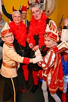 03 KarnevFeier SZWanheimerort 2025-02-28 22  Karnevals Freitag Tour - Auf nach Serm. Dort im Festzelt findet wie in jedem Jahr der Kinderkarneval statt. Abends geht es dann nach Laar zur dortigen KG Rot-Gold. In der Mehrzweckhalle feiern die Jecken auf der Karnevalsparty. Eine kleine Karnevalsfeier erwartet uns dann danach in Wanheimerort. Der Spielmannszug der Prinzengarde feiert dort mit Freunden. : DVPJ, Holger II, Kinderprinz Phil II., Prinzessin, Mia I., Prinzessin Mia I., HDK, Duisburg, Karneval, Helau, Tollität, Event, Session 2024, Session 2025, Hauptausschuss, Gemeinschaft, Hauptausschuss Karneval Duisburg, Duisburg ist echt