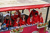 02 KinderkHamborn ZUG 2025-03-01 38  Am Nekelsamstag - ein Highlight - Es ist UNSER Tag. Um acht Uhr in der Früh werden mir Böllerschüssen am WYNDHAM Hotel Duisburger Hof geweckt. Gut gefrühstückt fahren wir nach Marxloh. Dort beginnt in diesem Jahr am neuen Tag zur neuen Uhrzeit der Kinderkarnevalszug Richtung Hamborn. Nach dem Umzug noch kurz der Empfang in der Hamborner Sparkassenfiliale und dann gehts noch weiter mit Terminen. Abends dann zum Bordfest der KG Alle Mann an Bord und danach zur Prunksitzung der KG Rot-Gold Laar. : DVPJ, Holger II, Kinderprinz Phil II., Prinzessin, Mia I., Prinzessin Mia I., HDK, Duisburg, Karneval, Helau, Tollität, Event, Session 2024, Session 2025, Hauptausschuss, Gemeinschaft, Hauptausschuss Karneval Duisburg, Duisburg ist echt